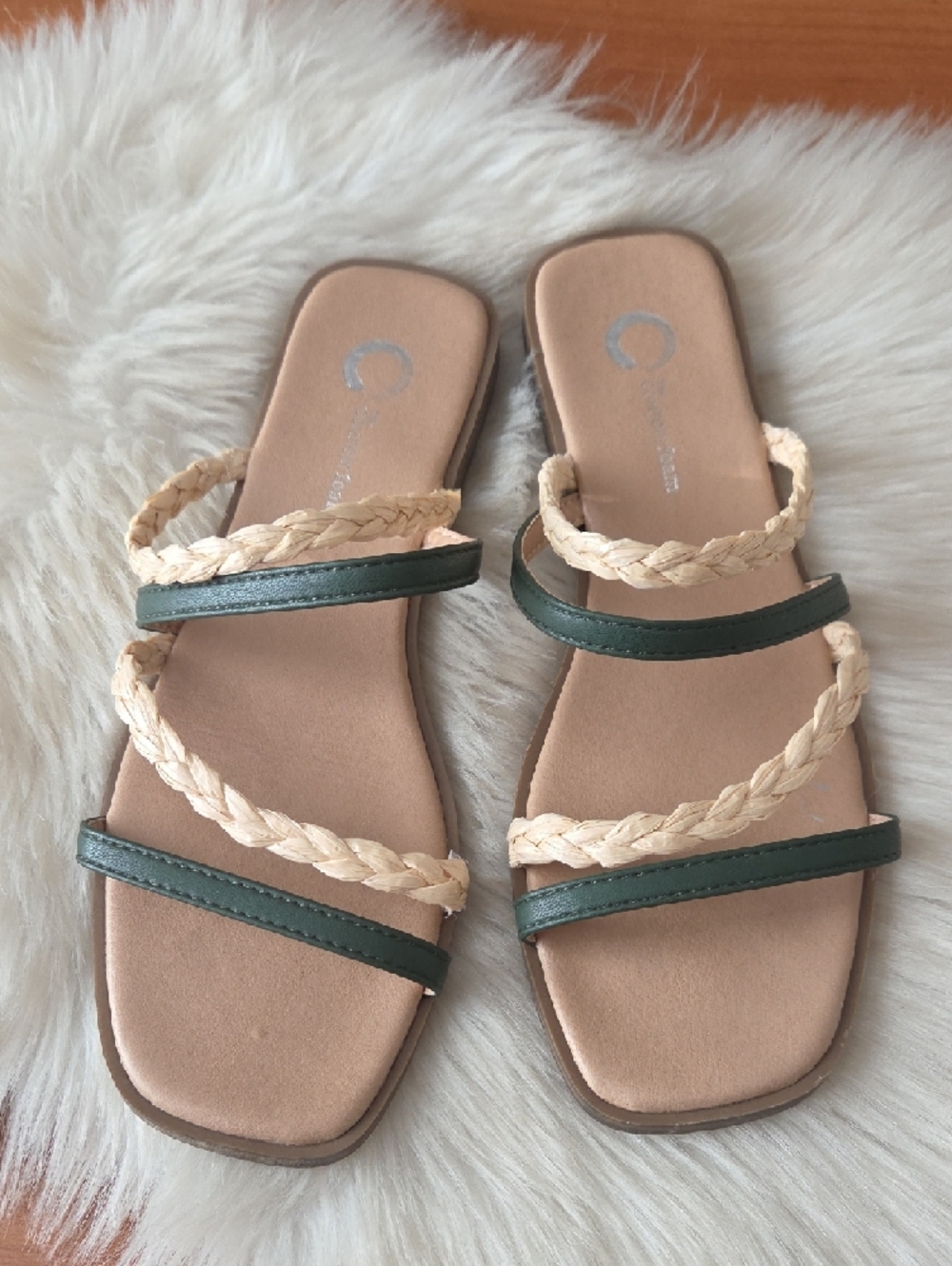 Time and Tru Comfort Black and Cream Braided Strap Sandals Sz 7